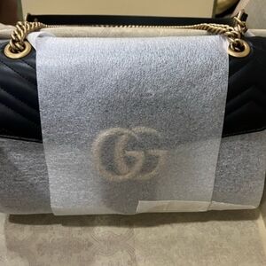 Gucci Black and Gold Women's Shoulder Bag